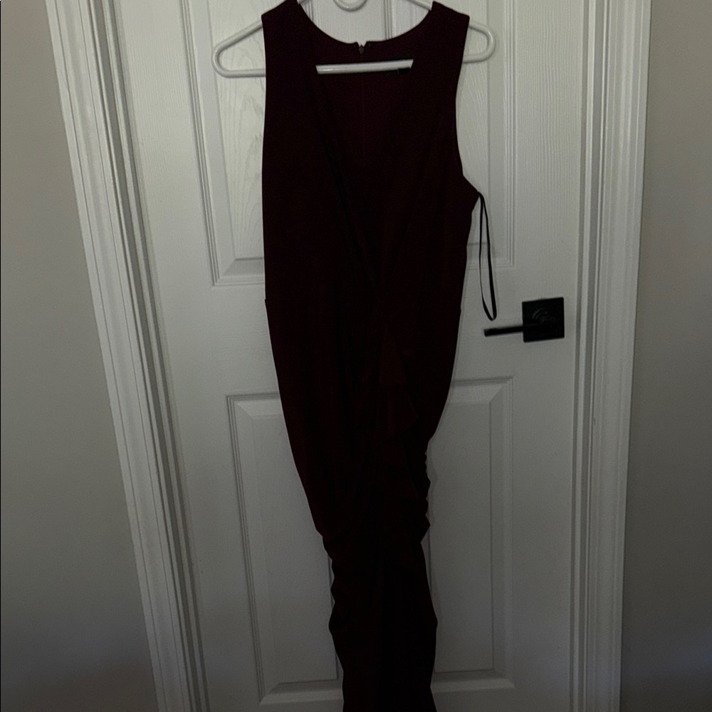 Elegant Sleeveless Burgundy Dress